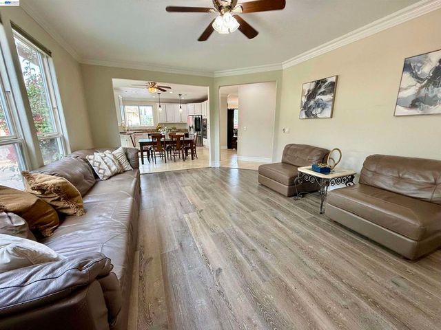 1284 Riesling Cir, Livermore, CA 94550
