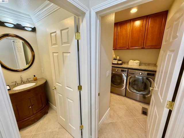 1284 Riesling Cir, Livermore, CA 94550