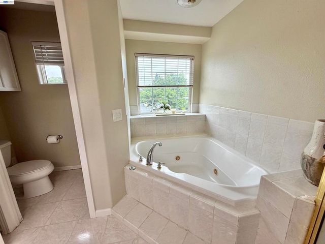 1284 Riesling Cir, Livermore, CA 94550