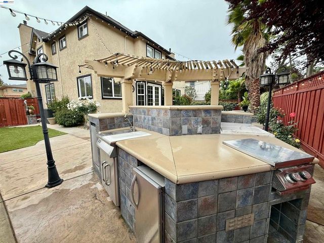 1284 Riesling Cir, Livermore, CA 94550