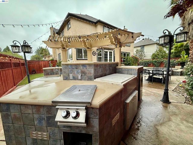 1284 Riesling Cir, Livermore, CA 94550