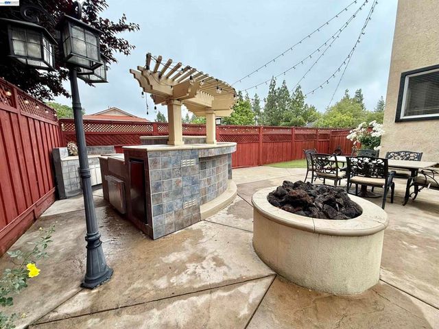 1284 Riesling Cir, Livermore, CA 94550