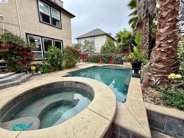 1284 Riesling Cir, Livermore, CA 94550