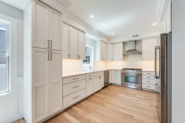 147 West Eighth Street, Boston, MA 02127