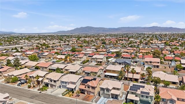 6062 Adobe Summit Avenue, Las Vegas, NV 89110