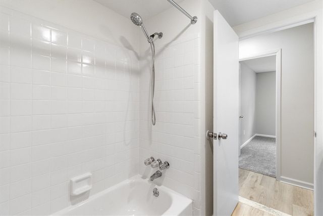 1735 Crestline Drive, Troy, MI 48083