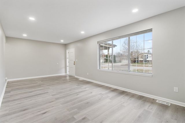 1735 Crestline Drive, Troy, MI 48083