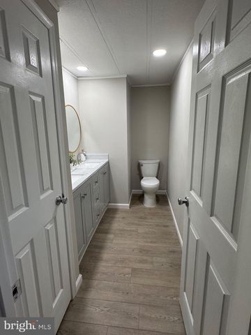 276 5TH, Lothian, MD 20711