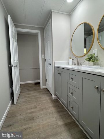 276 5TH, Lothian, MD 20711