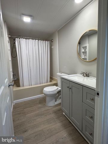 276 5TH, Lothian, MD 20711