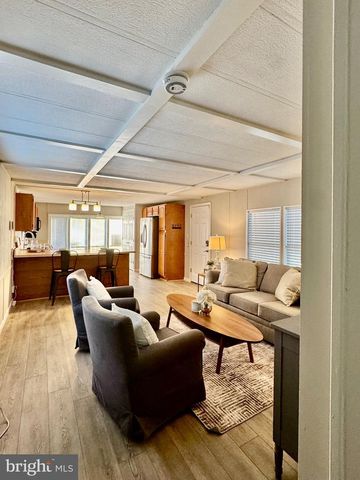 276 5TH, Lothian, MD 20711