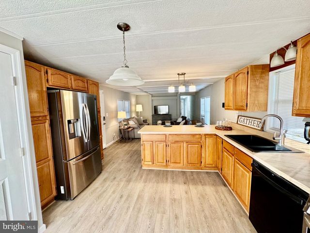 276 5TH, Lothian, MD 20711