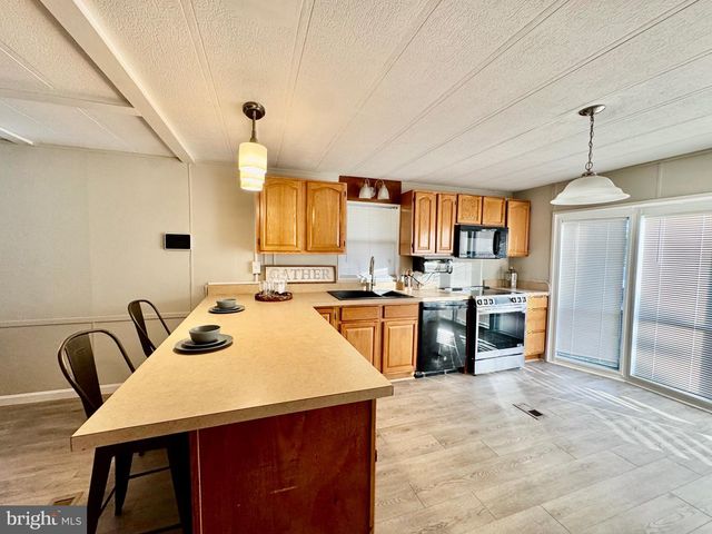 276 5TH, Lothian, MD 20711