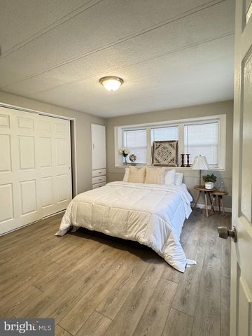 276 5TH, Lothian, MD 20711