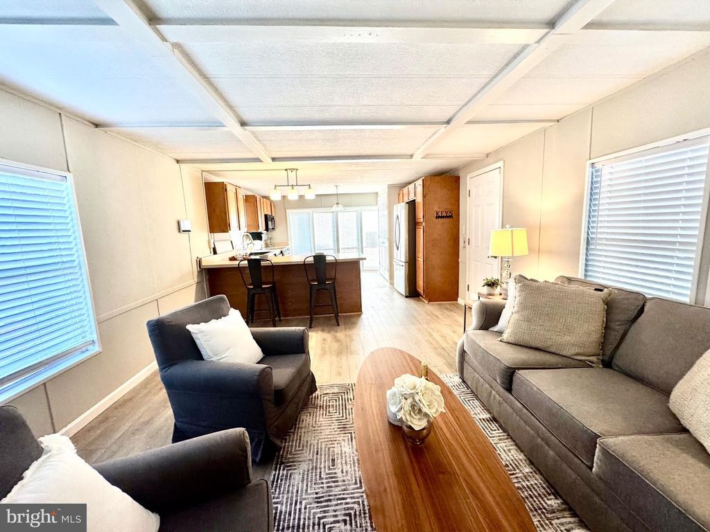 276 5TH, Lothian, MD 20711