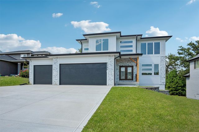 5380 Carter Court, Johnston, IA 50131