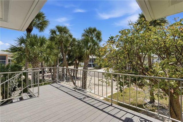 123 Andre Mar DR, Fort Myers Beach, FL 33931