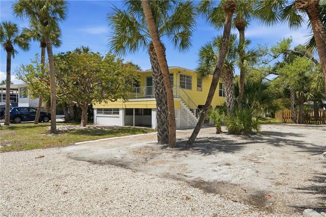 123 Andre Mar DR, Fort Myers Beach, FL 33931
