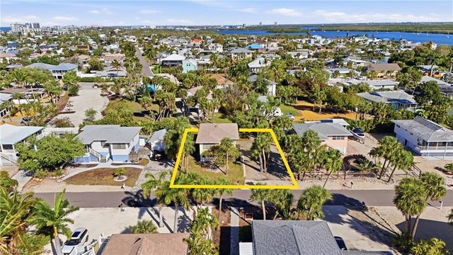 123 Andre Mar DR, Fort Myers Beach, FL 33931