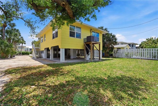 123 Andre Mar DR, Fort Myers Beach, FL 33931