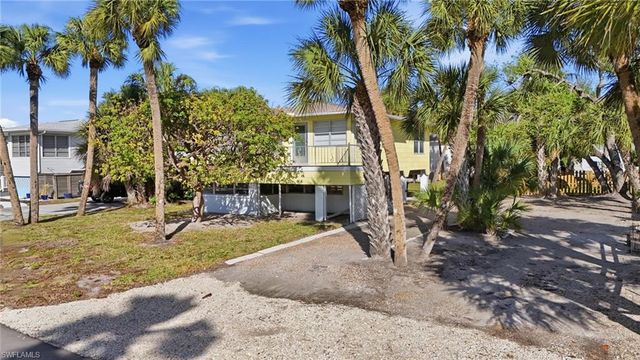 123 Andre Mar DR, Fort Myers Beach, FL 33931