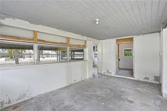 123 Andre Mar DR, Fort Myers Beach, FL 33931