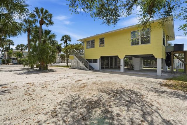 123 Andre Mar DR, Fort Myers Beach, FL 33931