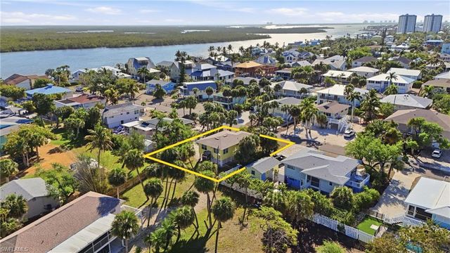 123 Andre Mar DR, Fort Myers Beach, FL 33931