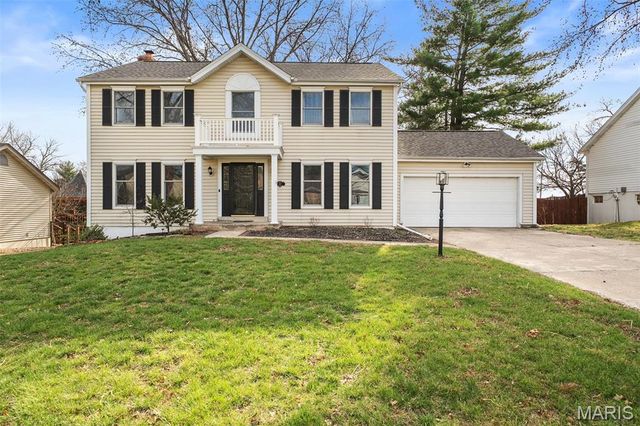 120 Hunters Pointe Drive, St Charles, MO 63304