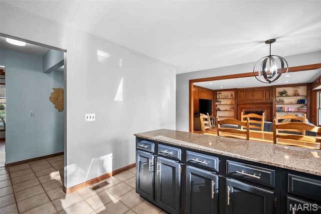 120 Hunters Pointe Drive, St Charles, MO 63304