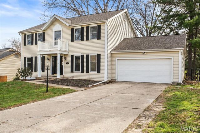 120 Hunters Pointe Drive, St Charles, MO 63304