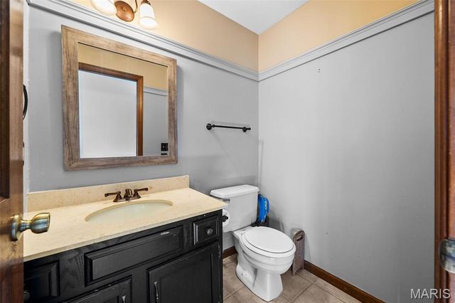 120 Hunters Pointe Drive, St Charles, MO 63304