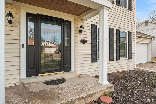 120 Hunters Pointe Drive, St Charles, MO 63304