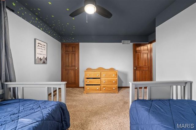 120 Hunters Pointe Drive, St Charles, MO 63304