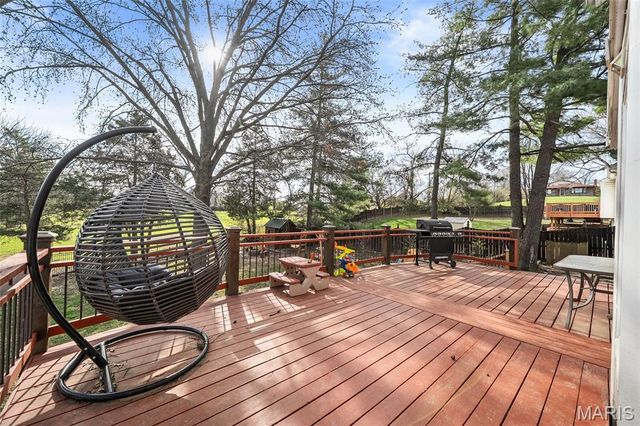 120 Hunters Pointe Drive, St Charles, MO 63304