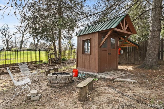 120 Hunters Pointe Drive, St Charles, MO 63304