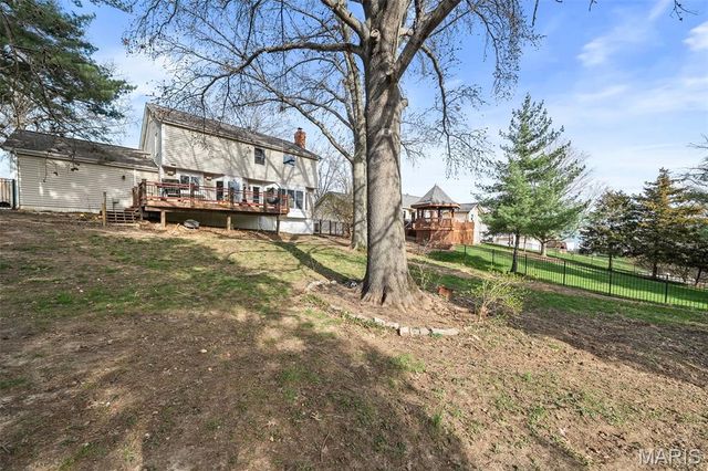 120 Hunters Pointe Drive, St Charles, MO 63304