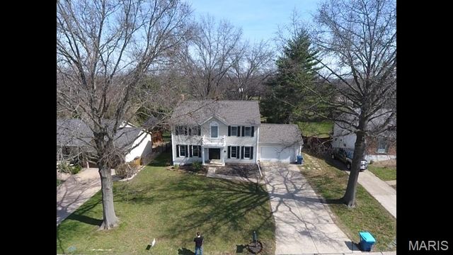 120 Hunters Pointe Drive, St Charles, MO 63304