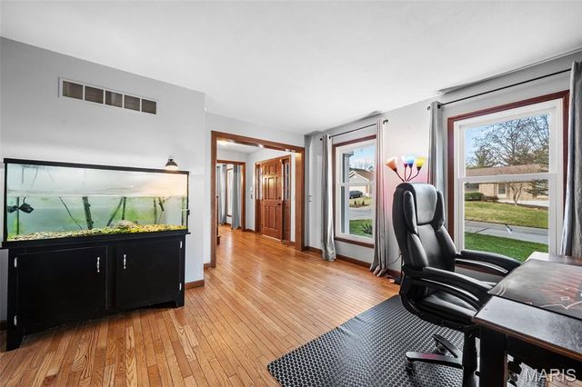 120 Hunters Pointe Drive, St Charles, MO 63304