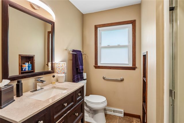 1711 34th Street NE, Cedar Rapids, IA 52402