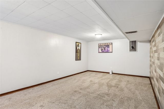 1711 34th Street NE, Cedar Rapids, IA 52402