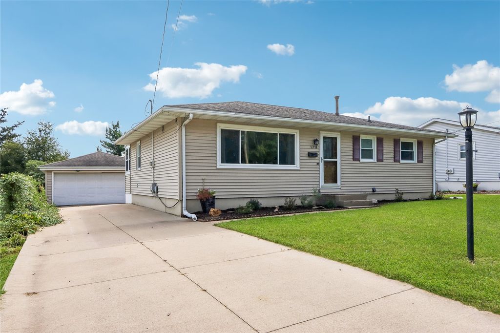 1711 34th Street NE, Cedar Rapids, IA 52402