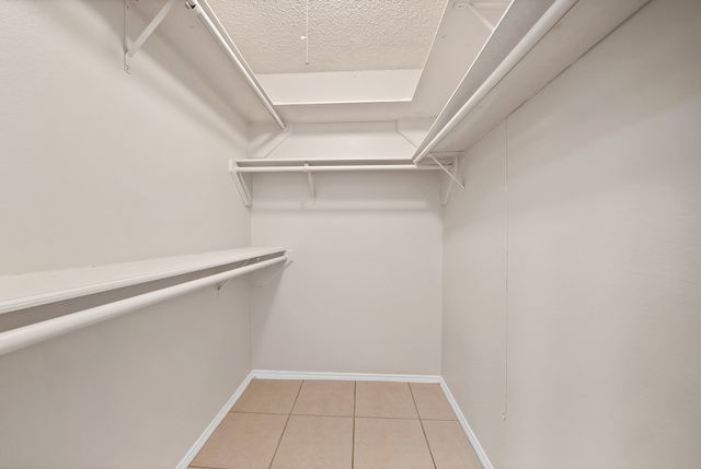 5300 Stagetrail Drive, Arlington, TX 76017