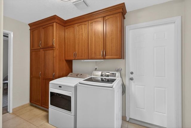 6766 Connemara Cir, Citrus Heights, CA 95621