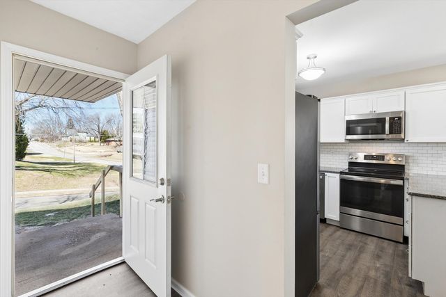 2217 W 13TH Street, Davenport, IA 52804