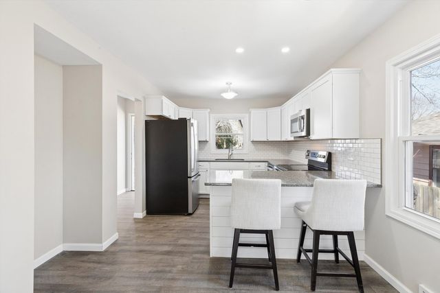 2217 W 13TH Street, Davenport, IA 52804