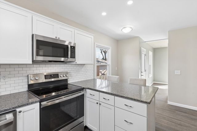 2217 W 13TH Street, Davenport, IA 52804