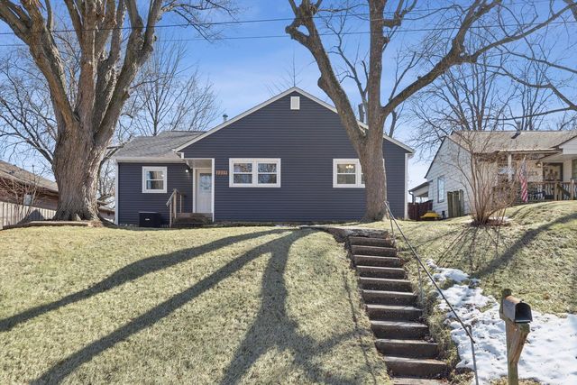 2217 W 13TH Street, Davenport, IA 52804