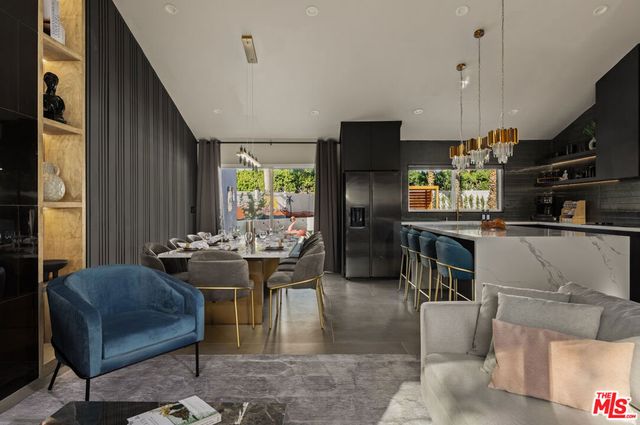 1170 E El Conquistador, Palm Springs, CA 92262