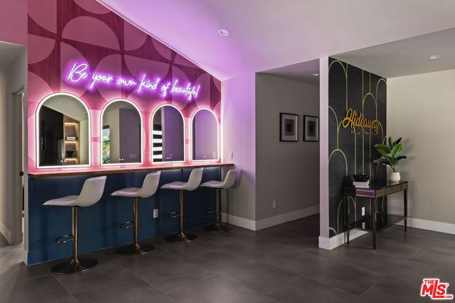 1170 E El Conquistador, Palm Springs, CA 92262